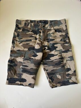 Akademiks Men’s  Camo Cargo Shorts~40